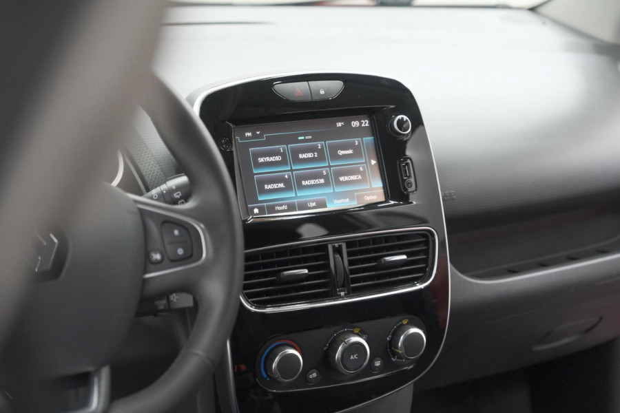 Renault Clio TCe 90 Limited | Trekhaak | Parkeersensoren | Navigatie | Cruise Control | Begrenzer | Bluetooth