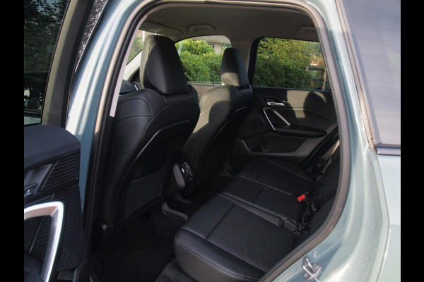 BMW X1 sDrive18i | NIEUW MODEL | Trekhaak | 19Inch | Sportstoelen met geheugen | Sfeerverlichting | Camera | Leer |