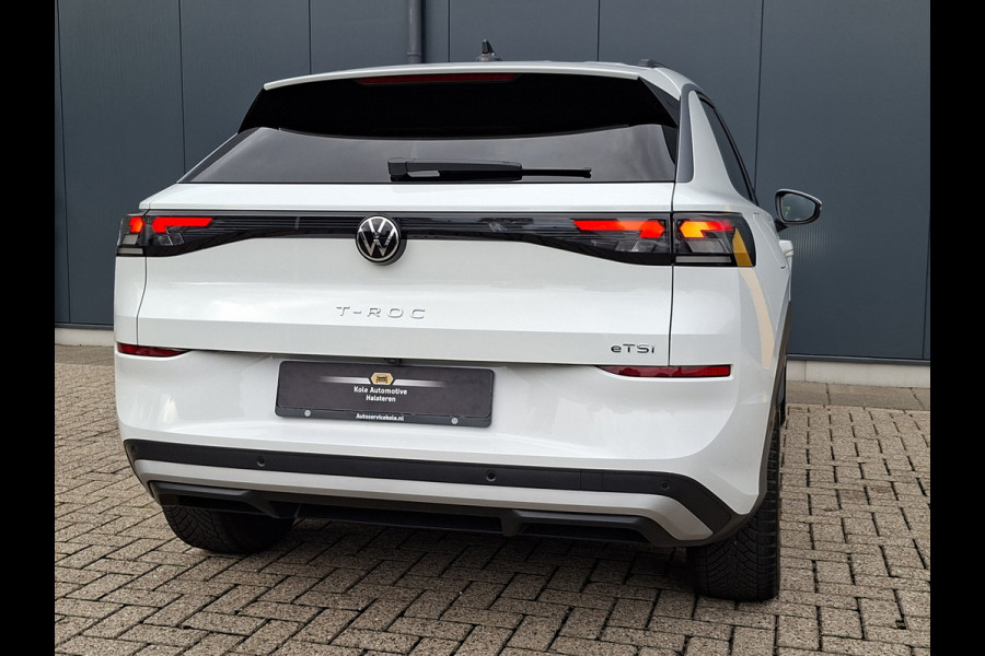 Volkswagen T-Roc 1.5 eTsi Style AUTOMAAT * 29-12-2030 Garantie *11.000KM! * Parkeercamera *Navigatiesysteem *