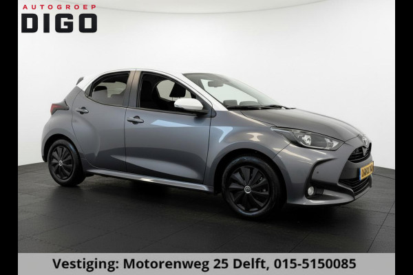 Toyota Yaris 1.5 HYBRID BI-TONE GARANTIE TOT 03-2033! . ADAPTIEVE CRUISE CONTROL . APPLE CARPLAY & ANDRIOD AUTO . SLECHTS 35.000km!