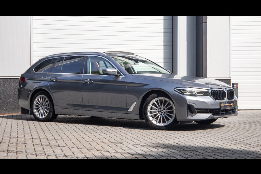 BMW 5 Serie Touring 530e Business Edition Plus / Pano / Trekhaak