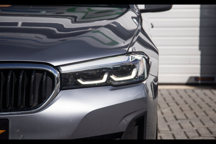 BMW 5 Serie Touring 530e Business Edition Plus / Pano / Trekhaak