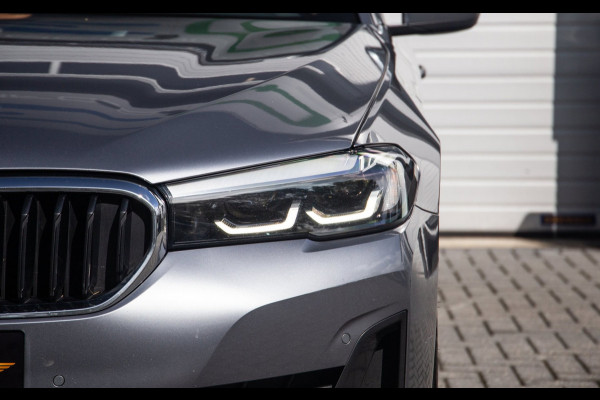BMW 5 Serie Touring 530e Business Edition Plus / Pano / Trekhaak