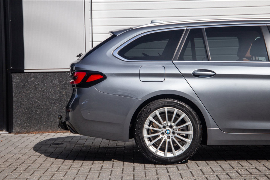 BMW 5 Serie Touring 530e Business Edition Plus / Pano / Trekhaak