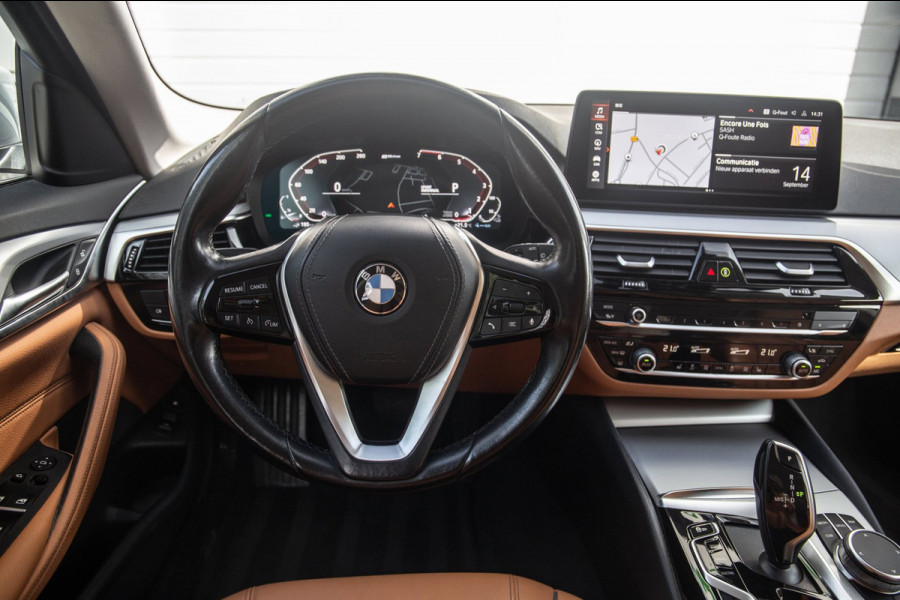 BMW 5 Serie Touring 530e Business Edition Plus / Pano / Trekhaak