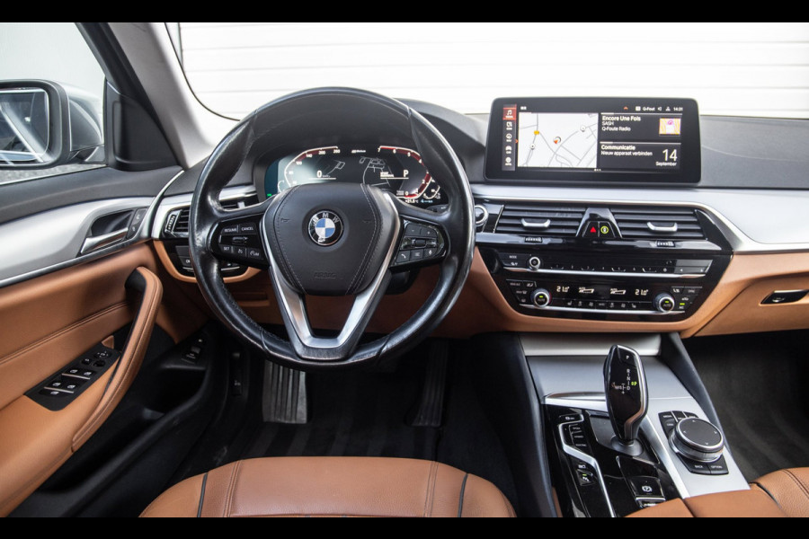 BMW 5 Serie Touring 530e Business Edition Plus / Pano / Trekhaak