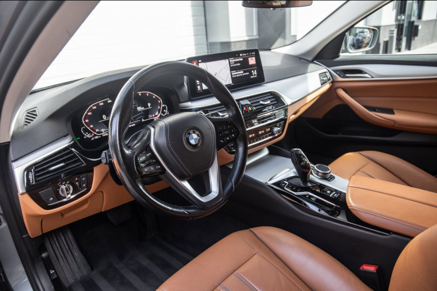 BMW 5 Serie Touring 530e Business Edition Plus / Pano / Trekhaak