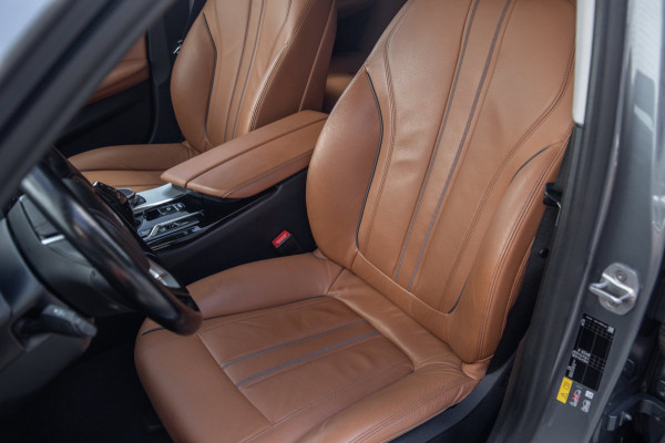 BMW 5 Serie Touring 530e Business Edition Plus / Pano / Trekhaak
