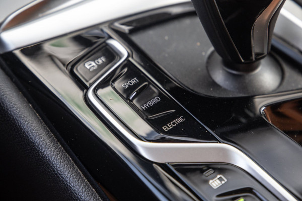 BMW 5 Serie Touring 530e Business Edition Plus / Pano / Trekhaak
