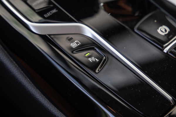 BMW 5 Serie Touring 530e Business Edition Plus / Pano / Trekhaak