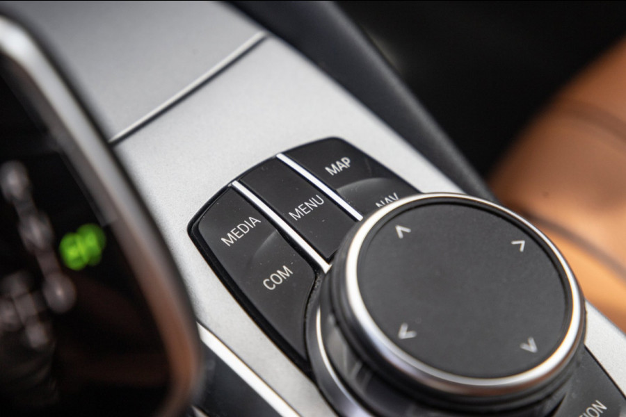 BMW 5 Serie Touring 530e Business Edition Plus / Pano / Trekhaak