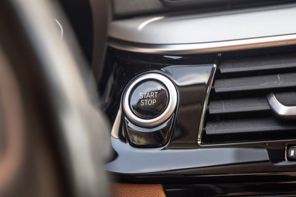 BMW 5 Serie Touring 530e Business Edition Plus / Pano / Trekhaak