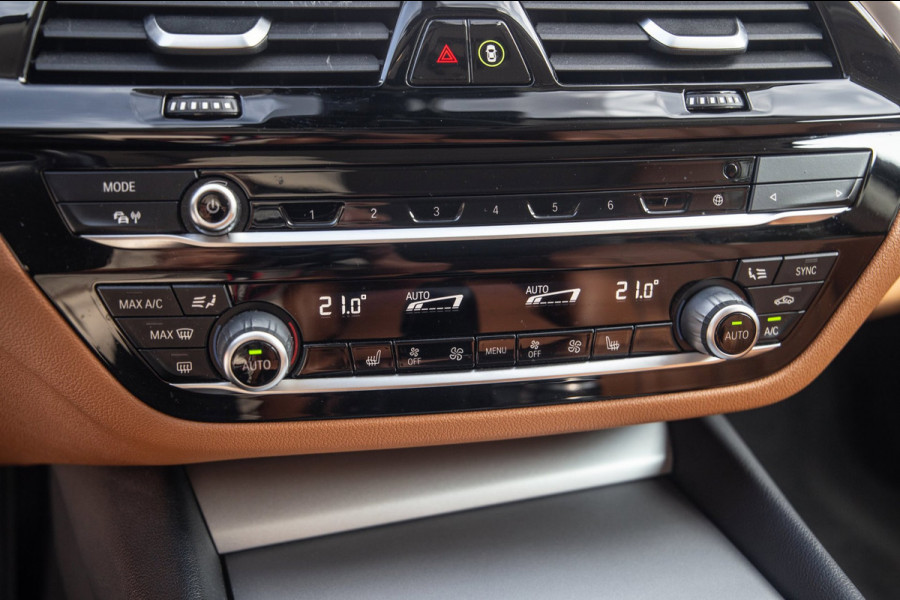 BMW 5 Serie Touring 530e Business Edition Plus / Pano / Trekhaak