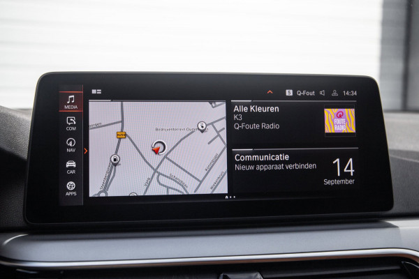 BMW 5 Serie Touring 530e Business Edition Plus / Pano / Trekhaak