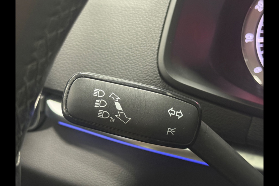 Škoda Karoq 1.5 TSI ACT Style Business |NAP|Trekhaak| App Connect |ACC| Canton |Elektrische kofferklep|