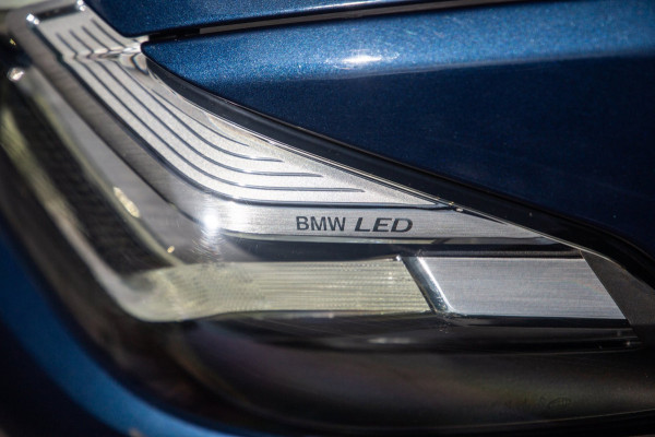 BMW 5 Serie Touring 530e High Executive / SOH 89% / Pano / Keyless / Gordijnen