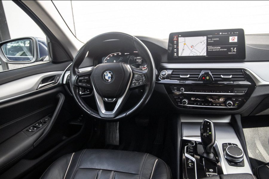 BMW 5 Serie Touring 530e High Executive / SOH 89% / Pano / Keyless / Gordijnen