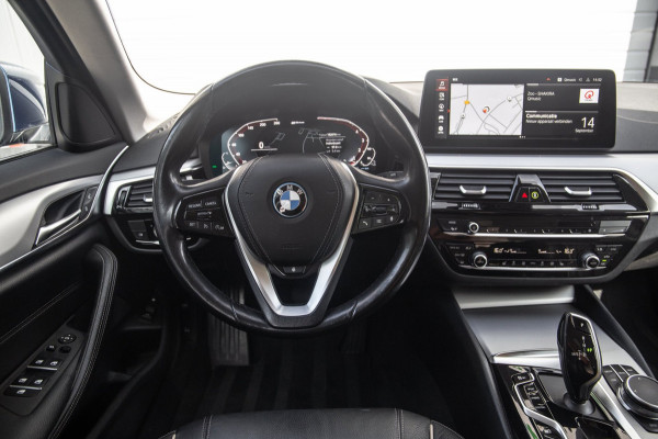 BMW 5 Serie Touring 530e High Executive / SOH 89% / Pano / Keyless / Gordijnen