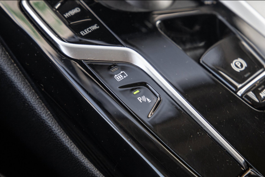 BMW 5 Serie Touring 530e High Executive / SOH 89% / Pano / Keyless / Gordijnen
