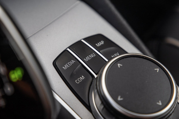 BMW 5 Serie Touring 530e High Executive / SOH 89% / Pano / Keyless / Gordijnen