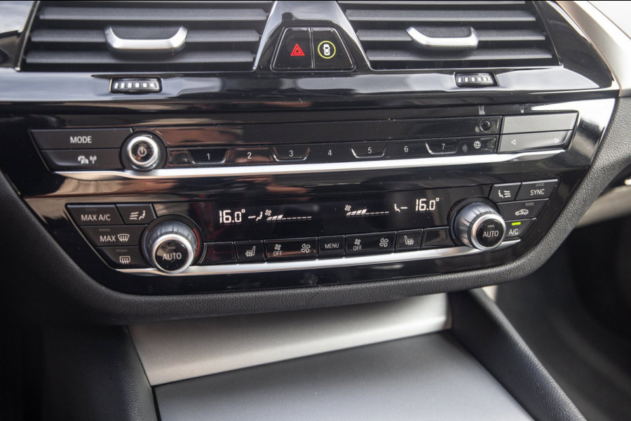 BMW 5 Serie Touring 530e High Executive / SOH 89% / Pano / Keyless / Gordijnen