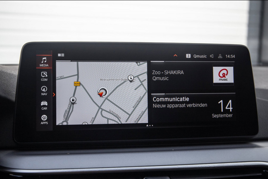 BMW 5 Serie Touring 530e High Executive / SOH 89% / Pano / Keyless / Gordijnen