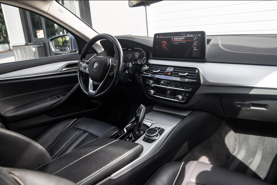 BMW 5 Serie Touring 530e High Executive / SOH 89% / Pano / Keyless / Gordijnen
