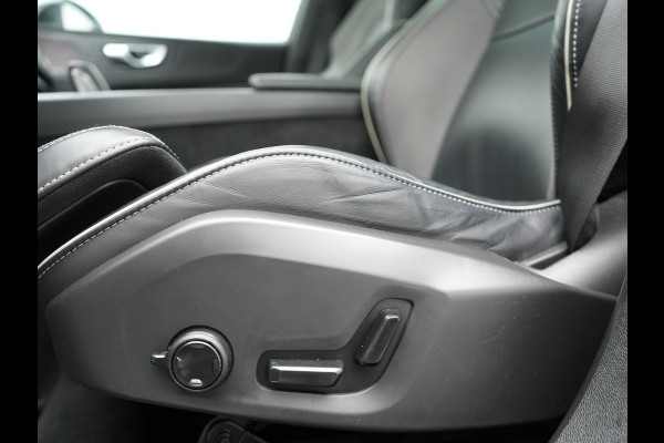 Volvo XC60 Recharge T8 AWD R-Design PHEV 391pk Dealer O.H. | Panodak | Luchtvering | Head Up | Camera | Harman & Kardon | Lederen Sportstoelen Memory & Verwarmd | 21"L.M | Apple Carplay | Keyless | Blis | Virtual | Navigatie | DAB | Plug In Hybrid