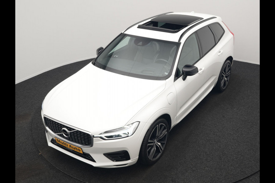 Volvo XC60 Recharge T8 AWD R-Design PHEV 391pk Dealer O.H. | Panodak | Luchtvering | Head Up | Camera | Harman & Kardon | Lederen Sportstoelen Memory & Verwarmd | 21"L.M | Apple Carplay | Keyless | Blis | Virtual | Navigatie | DAB | Plug In Hybrid