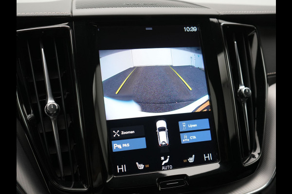 Volvo XC60 Recharge T8 AWD R-Design PHEV 391pk Dealer O.H. | Panodak | Luchtvering | Head Up | Camera | Harman & Kardon | Lederen Sportstoelen Memory & Verwarmd | 21"L.M | Apple Carplay | Keyless | Blis | Virtual | Navigatie | DAB | Plug In Hybrid