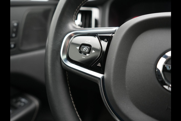 Volvo XC60 Recharge T8 AWD R-Design PHEV 391pk Dealer O.H. | Panodak | Luchtvering | Head Up | Camera | Harman & Kardon | Lederen Sportstoelen Memory & Verwarmd | 21"L.M | Apple Carplay | Keyless | Blis | Virtual | Navigatie | DAB | Plug In Hybrid