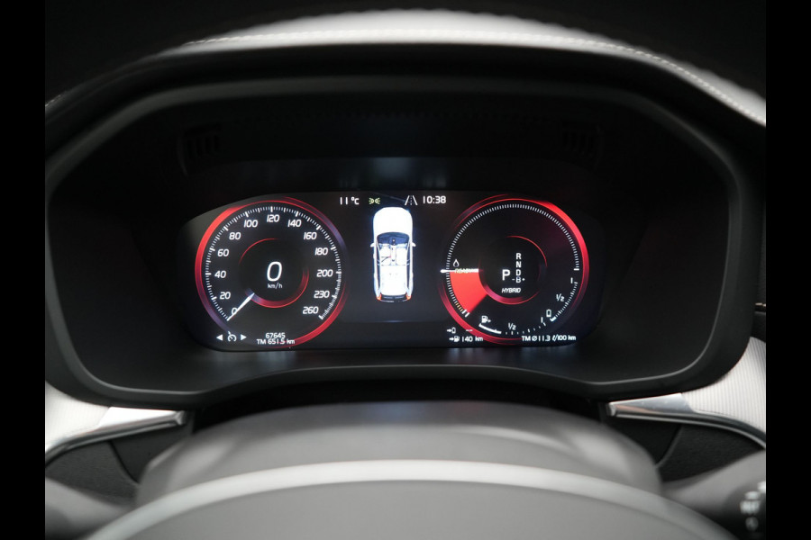 Volvo XC60 Recharge T8 AWD R-Design PHEV 391pk Dealer O.H. | Panodak | Luchtvering | Head Up | Camera | Harman & Kardon | Lederen Sportstoelen Memory & Verwarmd | 21"L.M | Apple Carplay | Keyless | Blis | Virtual | Navigatie | DAB | Plug In Hybrid