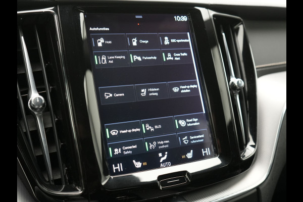 Volvo XC60 Recharge T8 AWD R-Design PHEV 391pk Dealer O.H. | Panodak | Luchtvering | Head Up | Camera | Harman & Kardon | Lederen Sportstoelen Memory & Verwarmd | 21"L.M | Apple Carplay | Keyless | Blis | Virtual | Navigatie | DAB | Plug In Hybrid