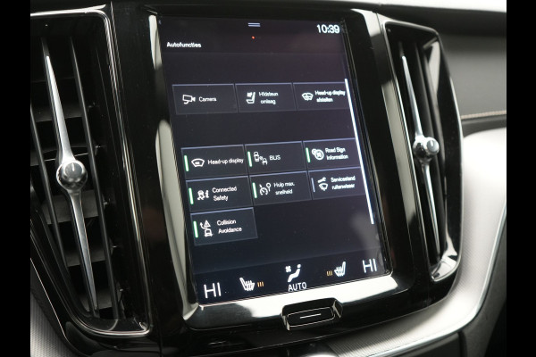 Volvo XC60 Recharge T8 AWD R-Design PHEV 391pk Dealer O.H. | Panodak | Luchtvering | Head Up | Camera | Harman & Kardon | Lederen Sportstoelen Memory & Verwarmd | 21"L.M | Apple Carplay | Keyless | Blis | Virtual | Navigatie | DAB | Plug In Hybrid