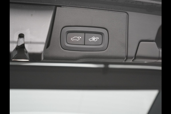 Volvo XC60 Recharge T8 AWD R-Design PHEV 391pk Dealer O.H. | Panodak | Luchtvering | Head Up | Camera | Harman & Kardon | Lederen Sportstoelen Memory & Verwarmd | 21"L.M | Apple Carplay | Keyless | Blis | Virtual | Navigatie | DAB | Plug In Hybrid