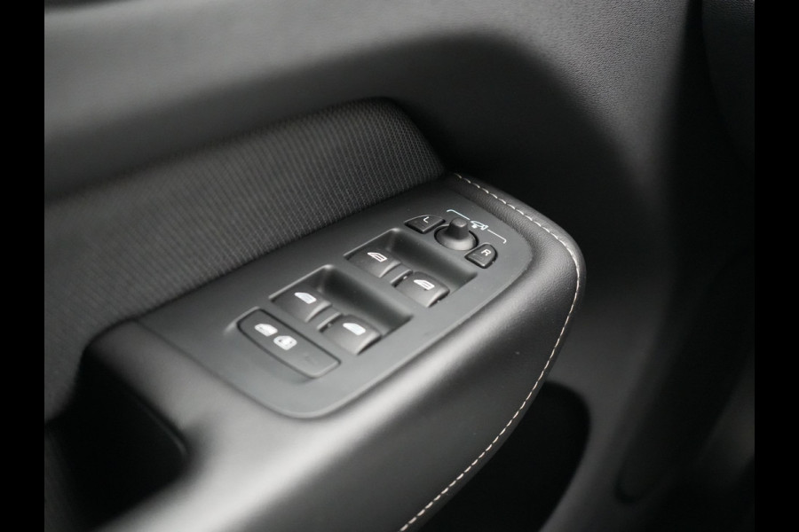 Volvo XC60 Recharge T8 AWD R-Design PHEV 391pk Dealer O.H. | Panodak | Luchtvering | Head Up | Camera | Harman & Kardon | Lederen Sportstoelen Memory & Verwarmd | 21"L.M | Apple Carplay | Keyless | Blis | Virtual | Navigatie | DAB | Plug In Hybrid