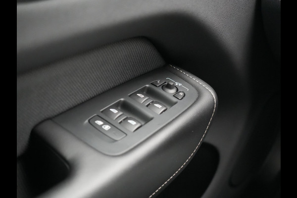 Volvo XC60 Recharge T8 AWD R-Design PHEV 391pk Dealer O.H. | Panodak | Luchtvering | Head Up | Camera | Harman & Kardon | Lederen Sportstoelen Memory & Verwarmd | 21"L.M | Apple Carplay | Keyless | Blis | Virtual | Navigatie | DAB | Plug In Hybrid