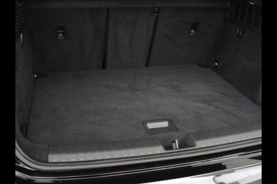 Audi A3 2.0 TFSI S3 quattro | Adaptive cruise | B&O | Bang & Olufsen | Matrix LED | Leder/Alcantara | Park Assist | Stoelverwarming | Virtual Cockpit | Carplay | Navigatie | Sportstoelen | Climate control