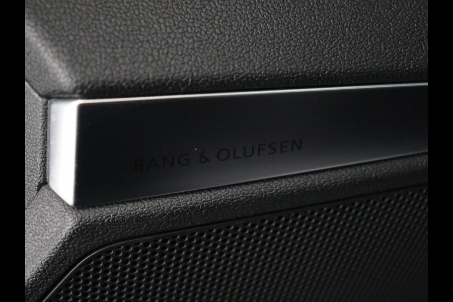 Audi S3 2.0 TFSI S3 quattro | Adaptive cruise | B&O | Bang & Olufsen | Matrix LED | Leder/Alcantara | Park Assist | Stoelverwarming | Virtual Cockpit | Carplay | Navigatie | Sportstoelen | Climate control