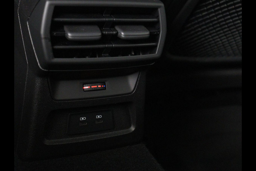 Audi S3 2.0 TFSI S3 quattro | Adaptive cruise | B&O | Bang & Olufsen | Matrix LED | Leder/Alcantara | Park Assist | Stoelverwarming | Virtual Cockpit | Carplay | Navigatie | Sportstoelen | Climate control