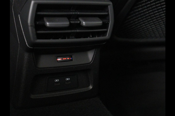 Audi S3 2.0 TFSI S3 quattro | Adaptive cruise | B&O | Bang & Olufsen | Matrix LED | Leder/Alcantara | Park Assist | Stoelverwarming | Virtual Cockpit | Carplay | Navigatie | Sportstoelen | Climate control
