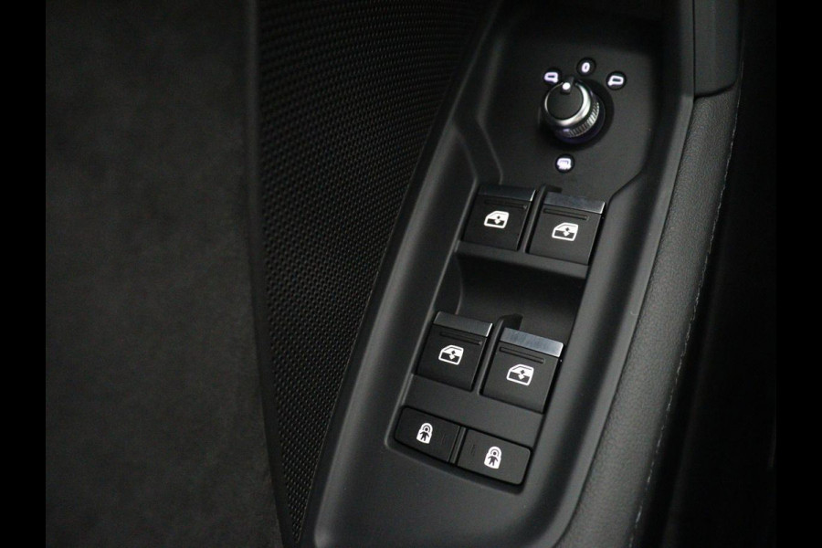 Audi S3 2.0 TFSI S3 quattro | Adaptive cruise | B&O | Bang & Olufsen | Matrix LED | Leder/Alcantara | Park Assist | Stoelverwarming | Virtual Cockpit | Carplay | Navigatie | Sportstoelen | Climate control