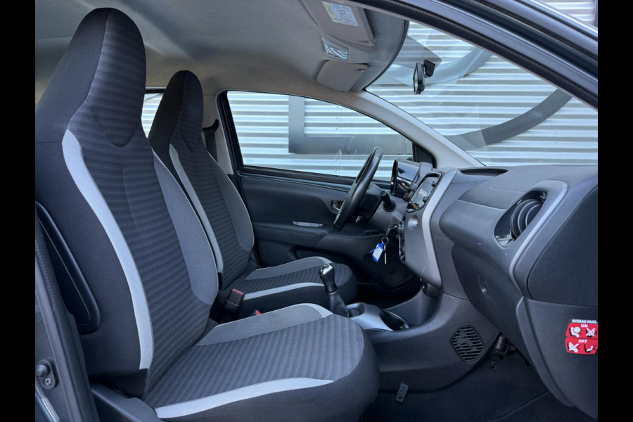 Toyota Aygo 1.0 VVT-i x-play Camera|Airco|Cruise|Elek ramen|N.A.P|APK tot 04-2027