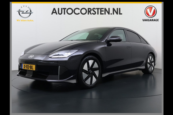 Hyundai IONIQ 6 77.4kWh 229PK Trekhaak SOH 100% Warmtepomp Adap.Cruise Head-Up Stoel+Achterbank+Stuur Verwarming Camera Navi Pdc Apple Carplay A Elek. Achterklep Privacy Glas Lmv Led Lane Assist 1.500KG Trekgewicht 1e Eigenaar Origineel Nederlandse Auto