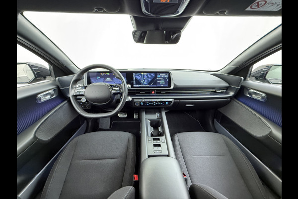 Hyundai IONIQ 6 77.4kWh 229PK Trekhaak SOH 100% Warmtepomp Adap.Cruise Head-Up Stoel+Achterbank+Stuur Verwarming Camera Navi Pdc Apple Carplay A Elek. Achterklep Privacy Glas Lmv Led Lane Assist 1.500KG Trekgewicht 1e Eigenaar Origineel Nederlandse Auto