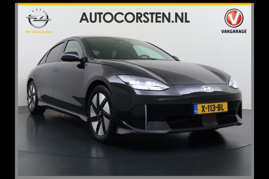 Hyundai IONIQ 6 77.4kWh 229PK Trekhaak SOH 100% Warmtepomp Adap.Cruise Head-Up Stoel+Achterbank+Stuur Verwarming Camera Navi Pdc Apple Carplay A Elek. Achterklep Privacy Glas Lmv Led Lane Assist 1.500KG Trekgewicht 1e Eigenaar Origineel Nederlandse Auto