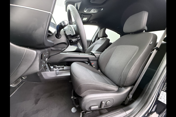 Hyundai IONIQ 6 77.4kWh 229PK Trekhaak SOH 100% Warmtepomp Adap.Cruise Head-Up Stoel+Achterbank+Stuur Verwarming Camera Navi Pdc Apple Carplay A Elek. Achterklep Privacy Glas Lmv Led Lane Assist 1.500KG Trekgewicht 1e Eigenaar Origineel Nederlandse Auto