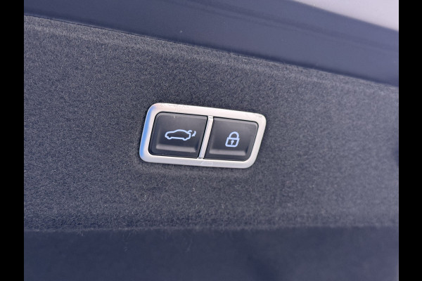 Hyundai IONIQ 6 77.4kWh 229PK Trekhaak SOH 100% Warmtepomp Adap.Cruise Head-Up Stoel+Achterbank+Stuur Verwarming Camera Navi Pdc Apple Carplay A Elek. Achterklep Privacy Glas Lmv Led Lane Assist 1.500KG Trekgewicht 1e Eigenaar Origineel Nederlandse Auto