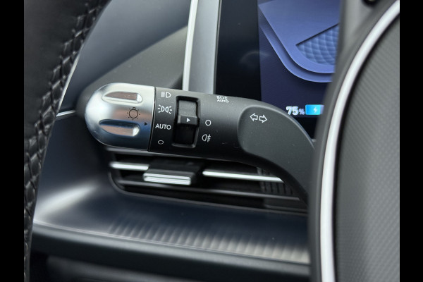 Hyundai IONIQ 6 77.4kWh 229PK Trekhaak SOH 100% Warmtepomp Adap.Cruise Head-Up Stoel+Achterbank+Stuur Verwarming Camera Navi Pdc Apple Carplay A Elek. Achterklep Privacy Glas Lmv Led Lane Assist 1.500KG Trekgewicht 1e Eigenaar Origineel Nederlandse Auto