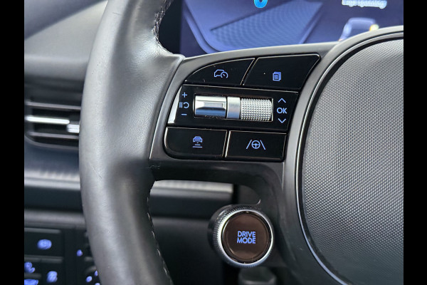 Hyundai IONIQ 6 77.4kWh 229PK Trekhaak SOH 100% Warmtepomp Adap.Cruise Head-Up Stoel+Achterbank+Stuur Verwarming Camera Navi Pdc Apple Carplay A Elek. Achterklep Privacy Glas Lmv Led Lane Assist 1.500KG Trekgewicht 1e Eigenaar Origineel Nederlandse Auto
